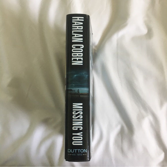 Signed Harlan Coben hardcover book - Picture 4 of 4